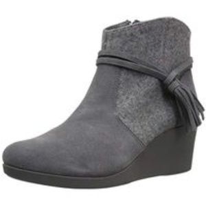 CROCS 10.5 Leigh Grey Suede Flannel Wedge Bootie